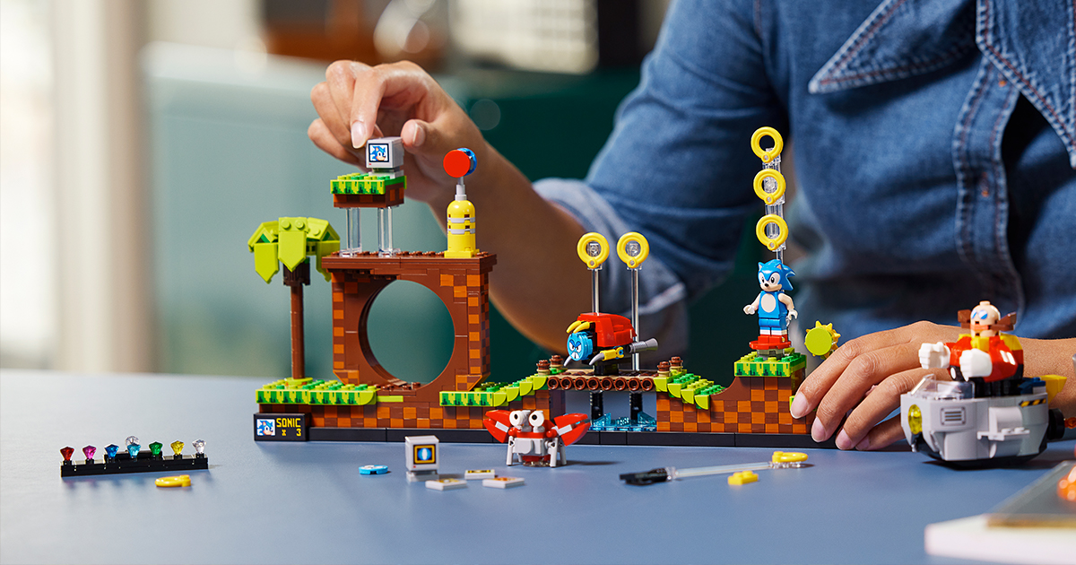 Read more about the article LEGO Releasing 1,100+ Piece Sonic The Hedgehog Green Hill Zone Set